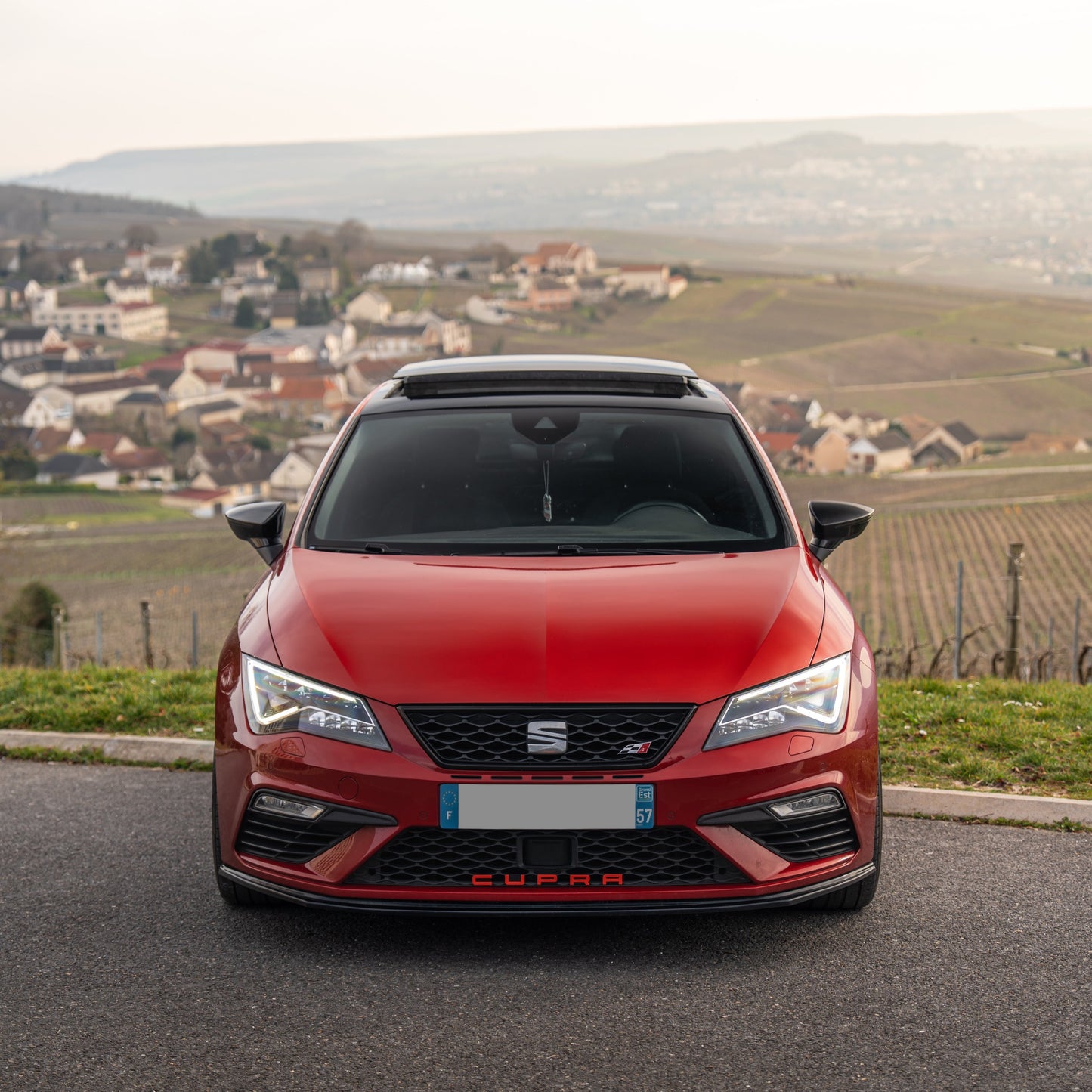 Lettrage CUPRA calandre Léon 5F